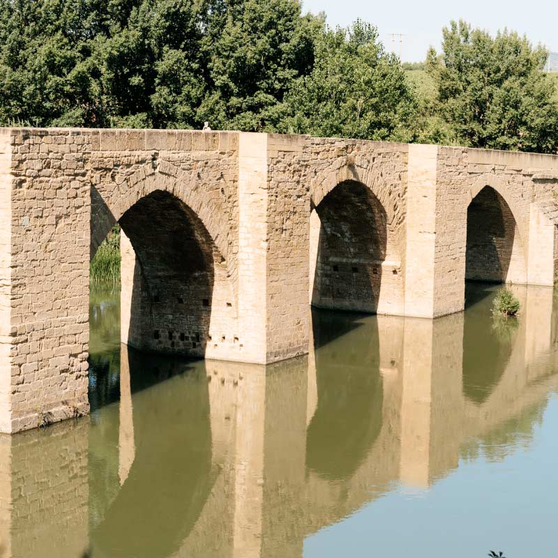 puente de Briñas de la ruta de senderismo circular desde Haro, en la Rioja Alta