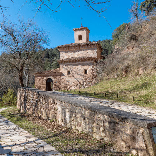 Monasterio Suso en la ruta de senderismo circular que sale desde San Millán de la Cogolla, la Rioja Alta