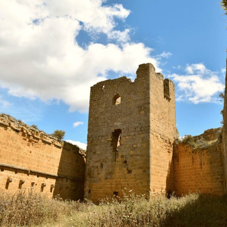 ruta de senderismo del castillo davalillo en la Rioja Alta